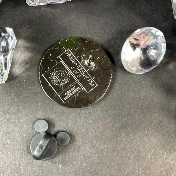 Disney Dopey Dwarf Trading Pin Princess Snow White Silhouette Brooch Lapel Pin - Picture 4 of 8